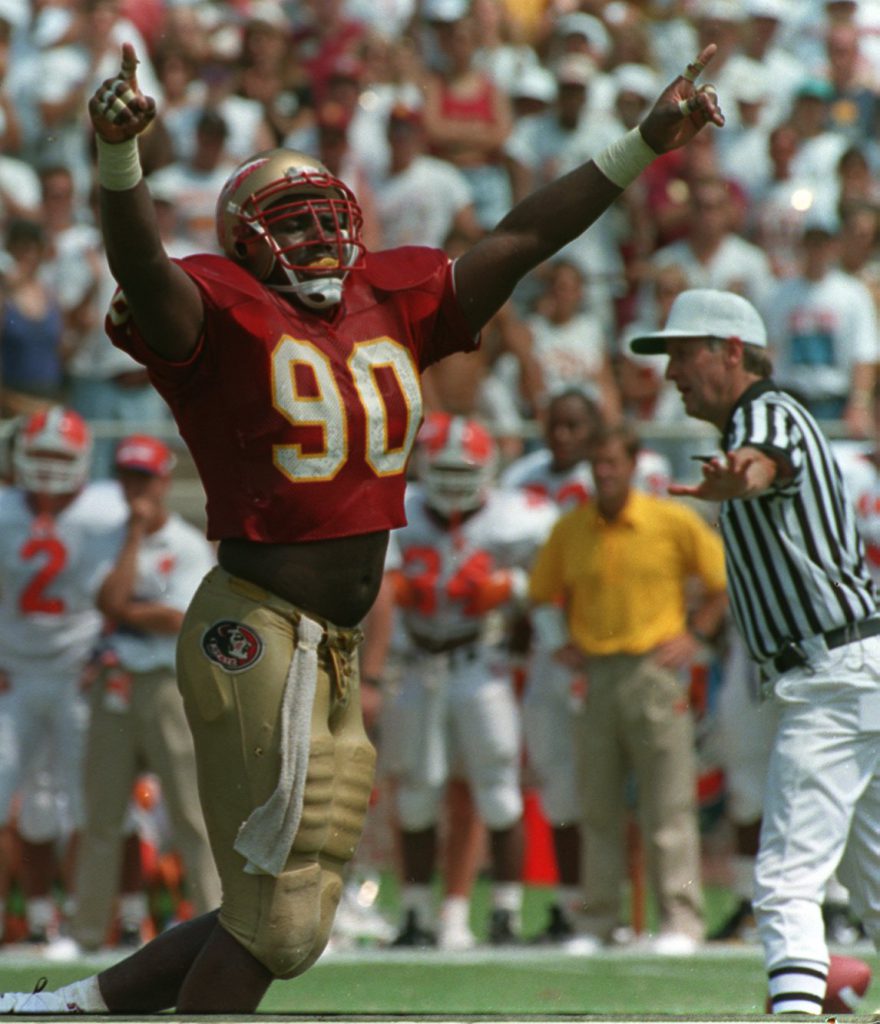 SP 4673Deliver to: 	SPORTS DESK	9/11/93	- 	TALLAHASSEE	 - 	FSU linebacker Derrick Alexander.	Times Photo by:	Kathleen Cabble	Story By:		Run Date: 		Scanned by:	JRW